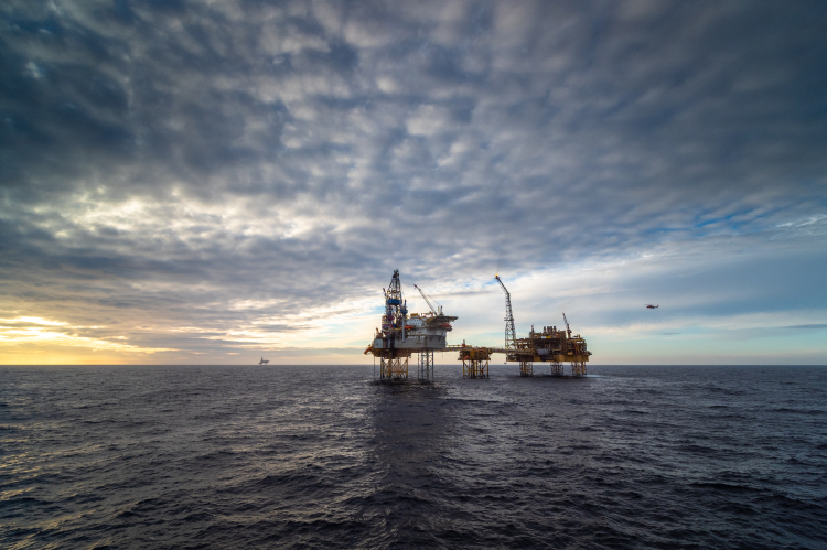 A offshore oil rig in the North Sea (© Shutterstock/Frode Koppang)