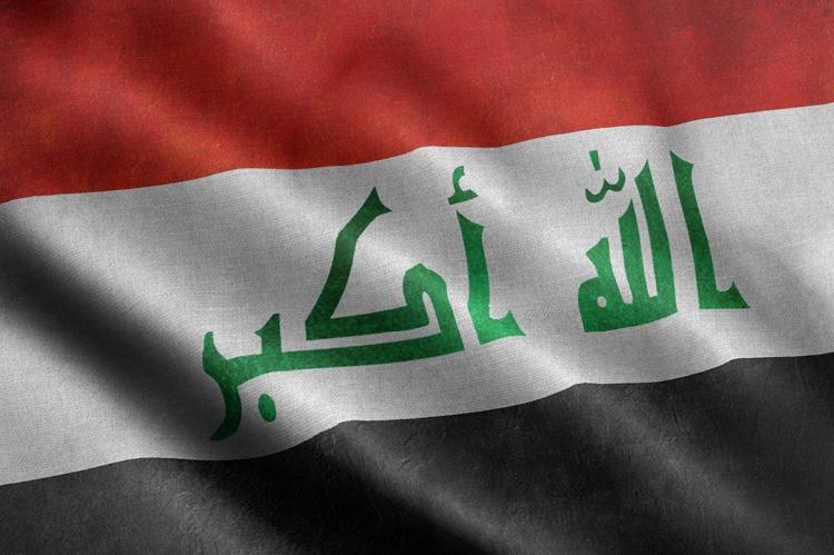 Waving flag of Iraq (© Shutterstock/Tatoh) 