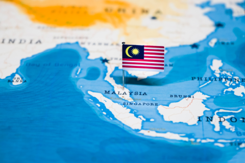 Flag of Malaysia on the map (© Shutterstock/hyotographics)