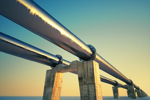 Pipeline in the sunset (©Shutterstock/Dabarti CGI) 