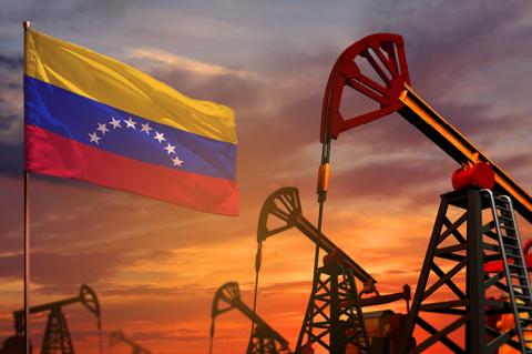 Venezuela Oil Industry (copyright by Shutterstock/Anton_Medvedev)