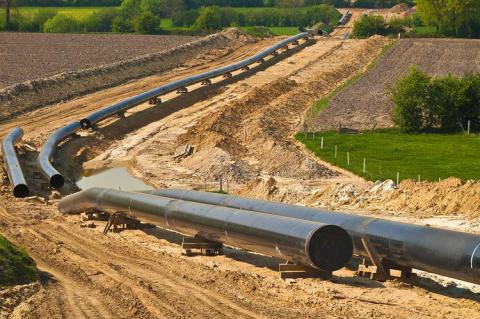 The Year Ends With a Flurry of Pipeline Construction in the US (Copyright by Reinhard Tiburzy / Shutterstock)